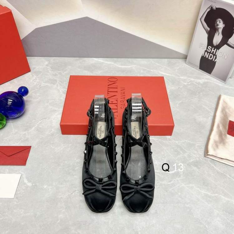 Picture of Valentino Shoes _SKUValentinosz35-403CYM070219963